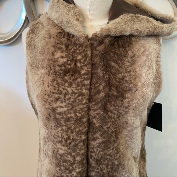 Boston Proper Fabulous Furs Donna Salyers Hooded Faux Fur Vest | Small - Picture 12 of 16